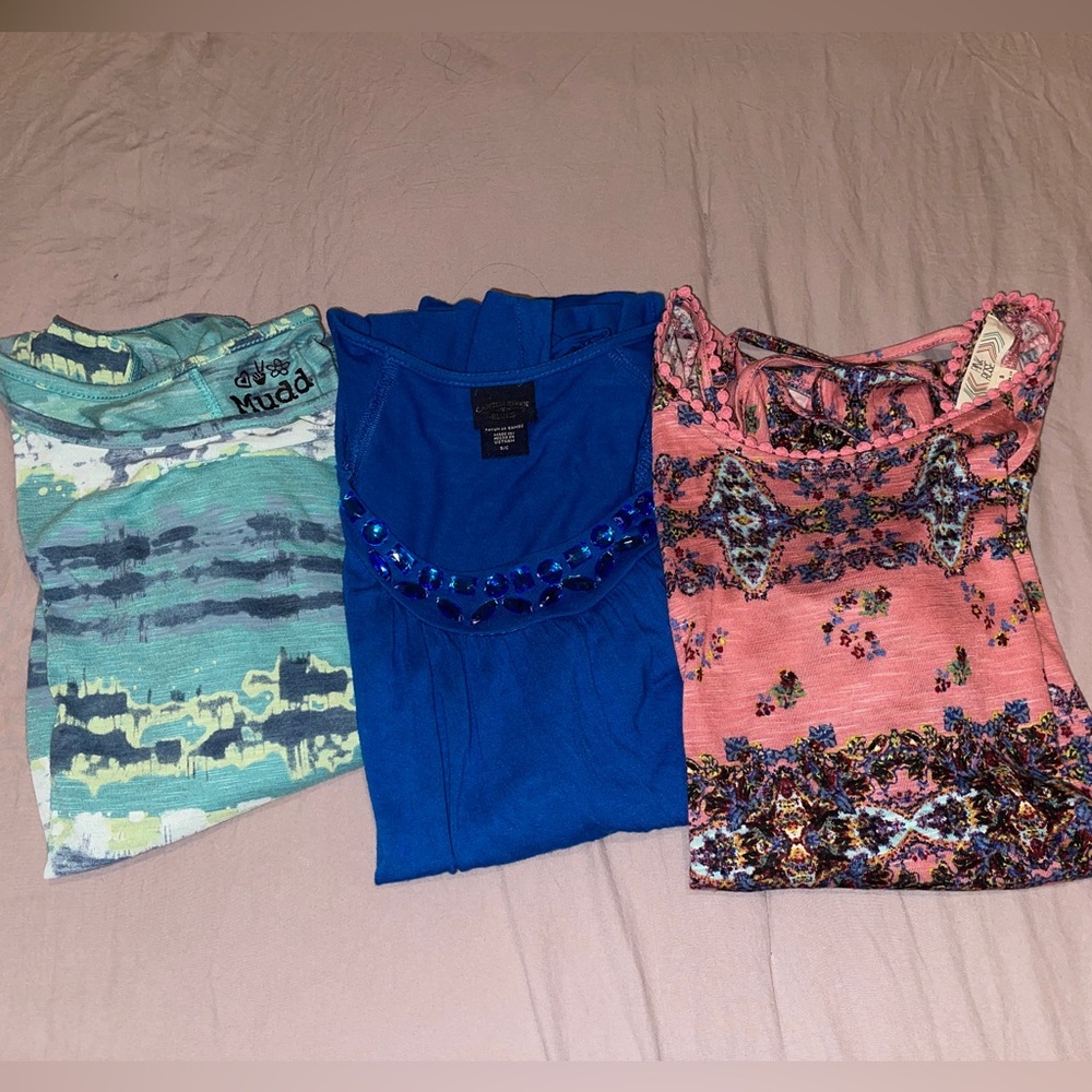 Three beautiful tops. Mudd, Canyon River and Pink Rose.